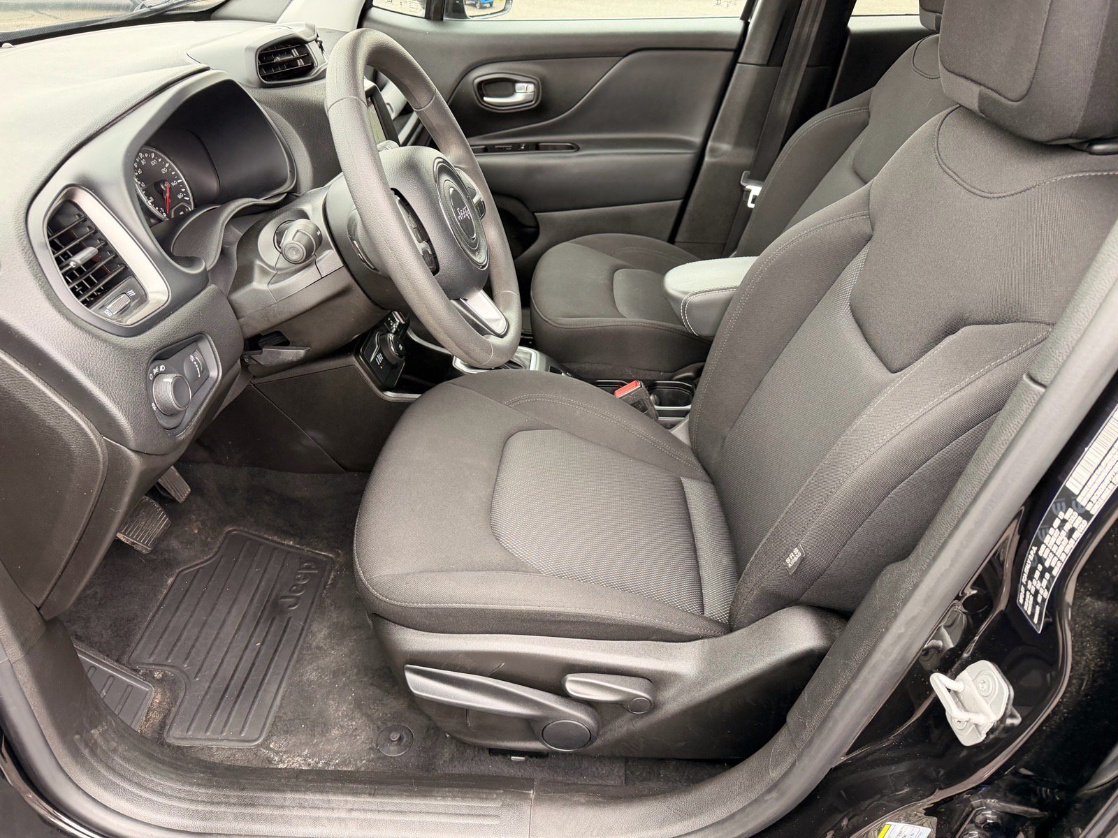 Used 2023 Jeep Renegade Latitude AWD/4WD image 11