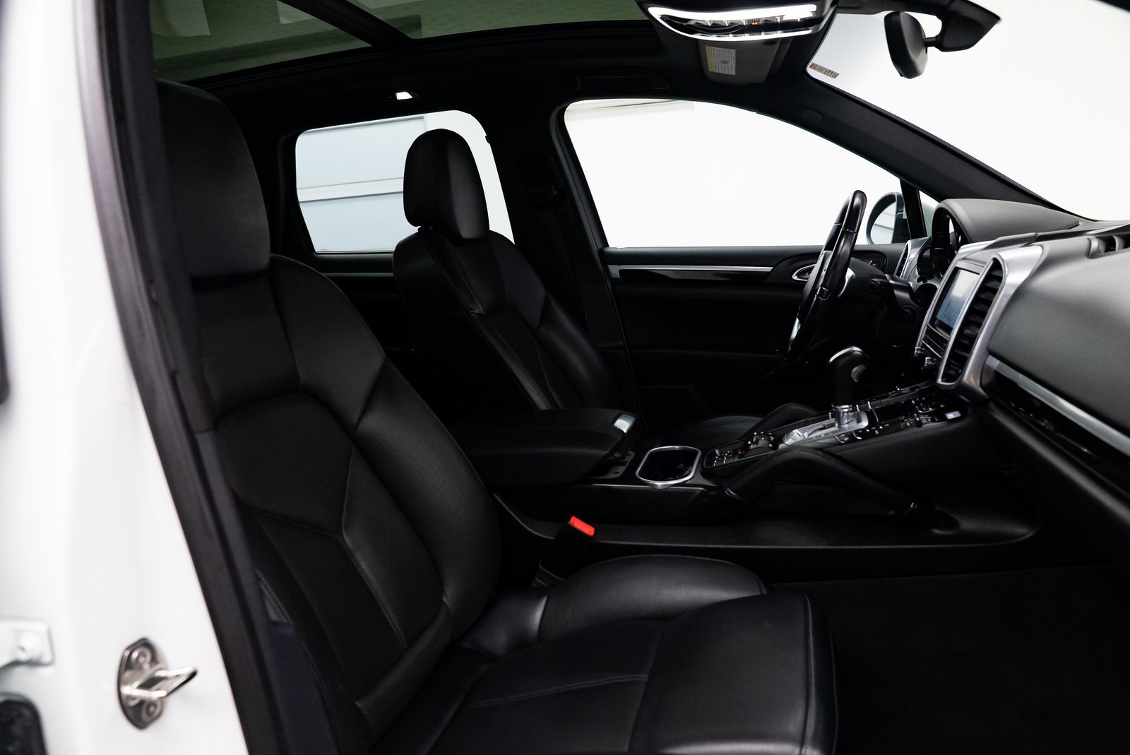 Used 2013 Porsche Cayenne S image 26