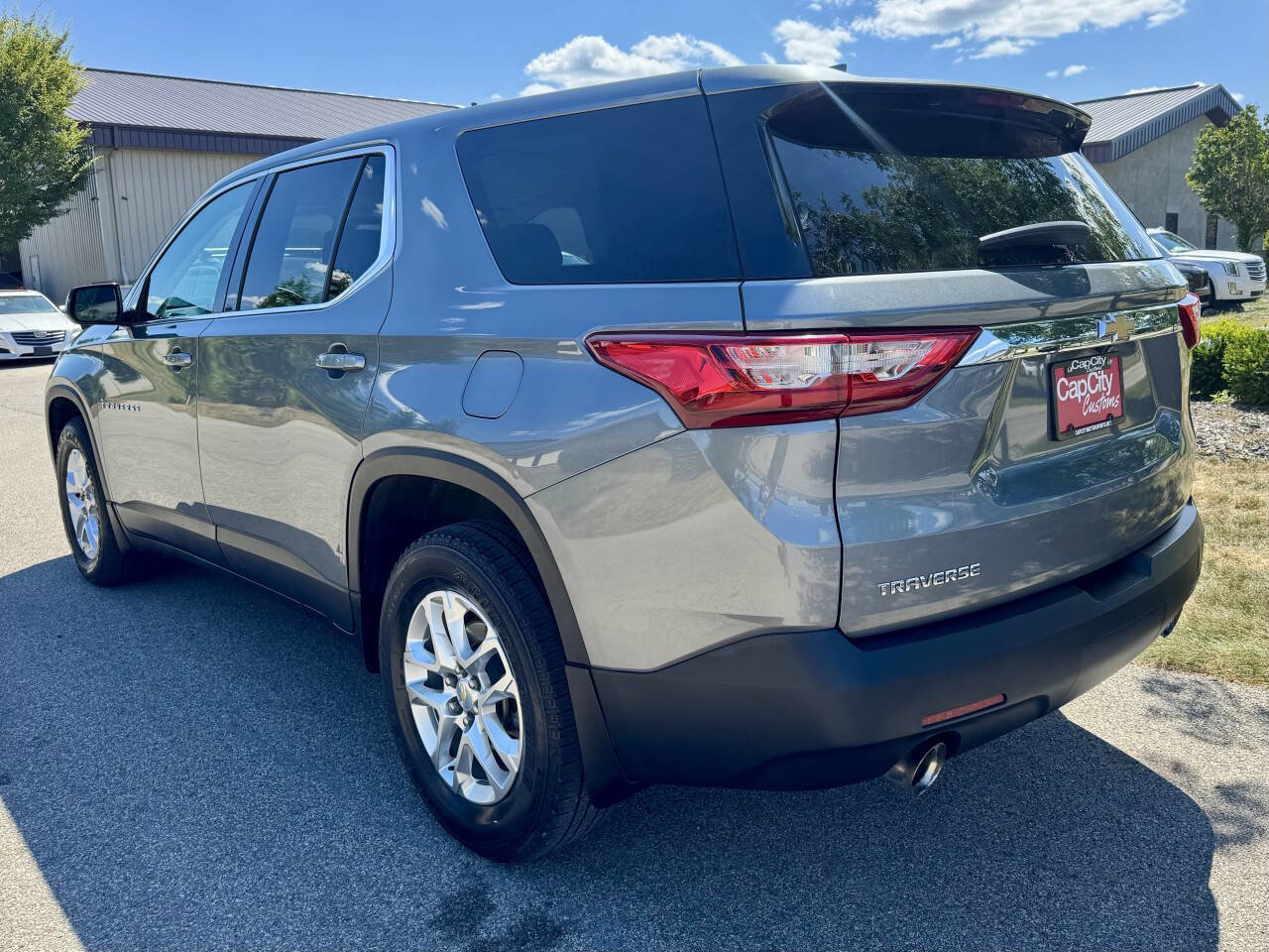 Used 2020 Chevrolet Traverse LS image 8