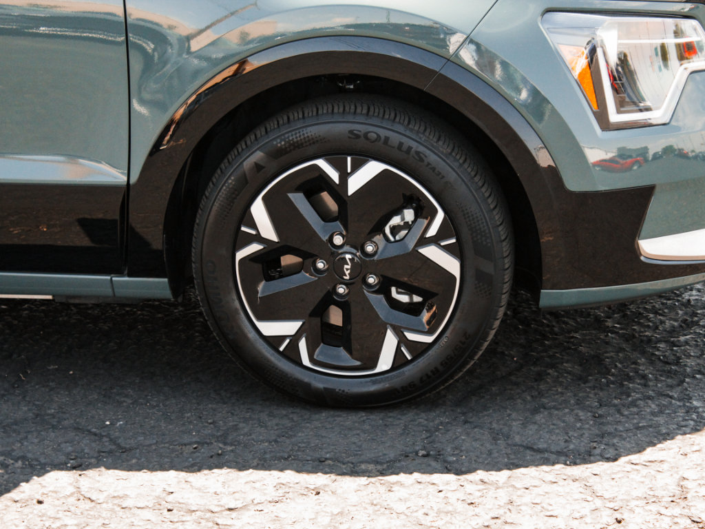 Used 2023 Kia Niro Wind w/ Wind Preserve Package FWD image 4