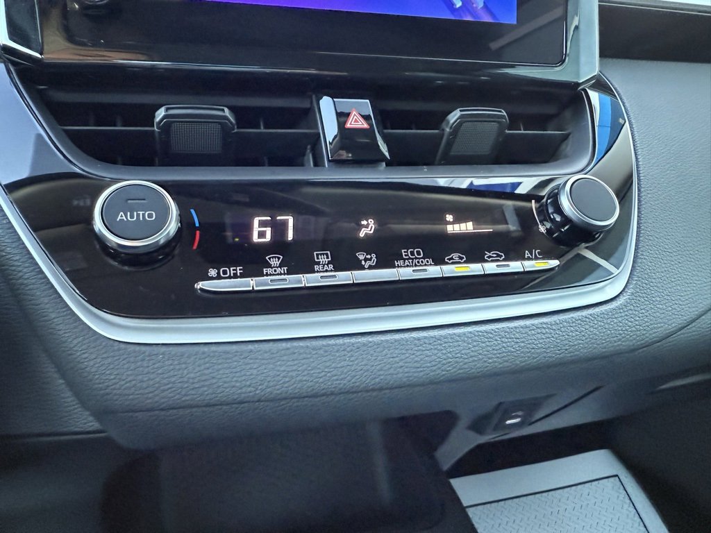 Used 2025 Toyota Corolla LE image 15