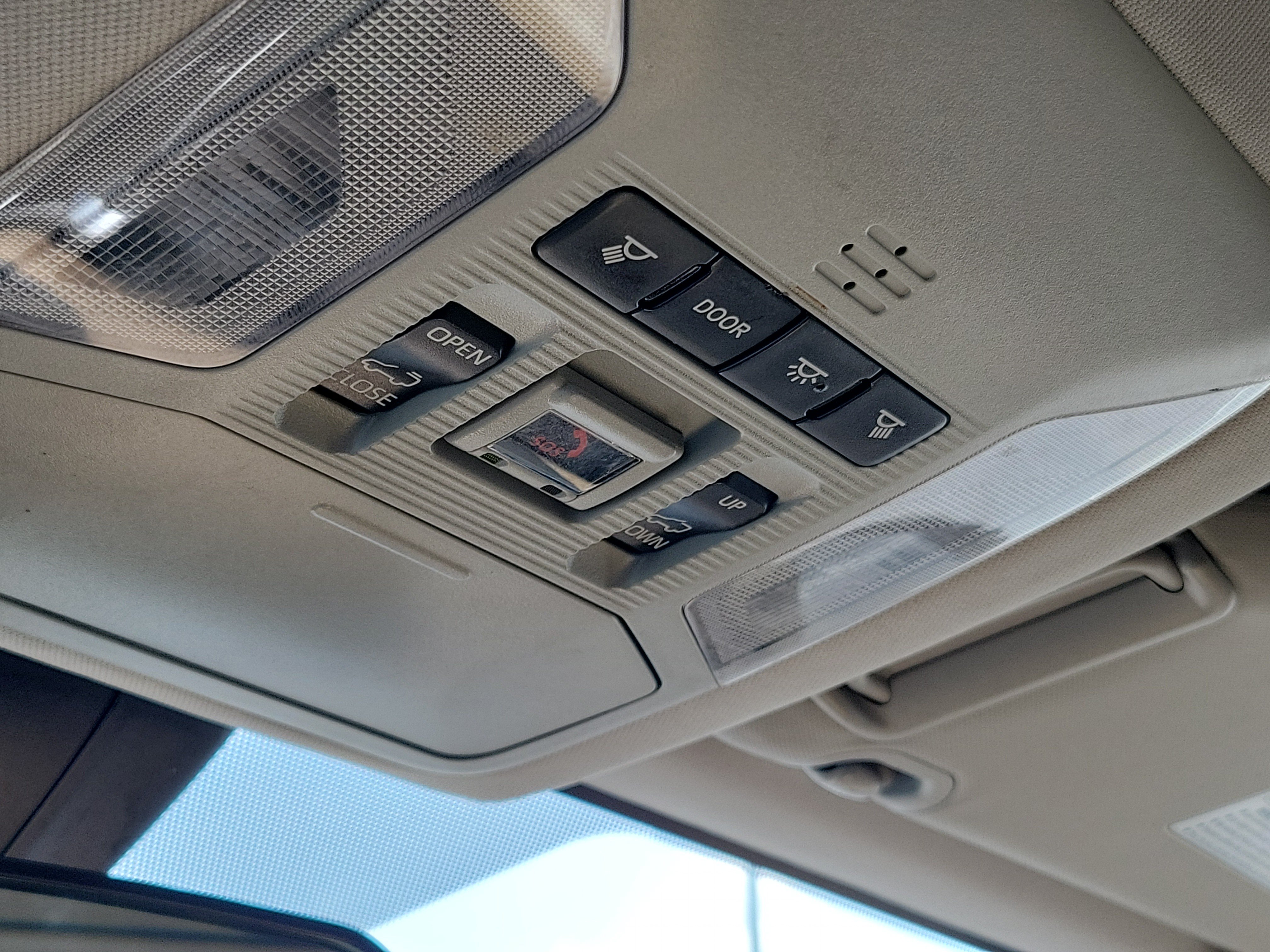 Certified 2021 Toyota RAV4 XLE Premium AWD/4WD image 33