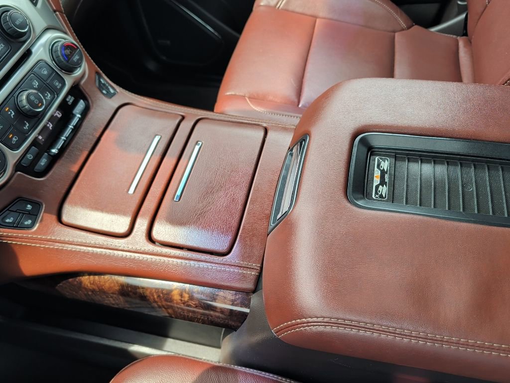 Used 2019 Chevrolet Suburban Premier AWD/4WD image 25