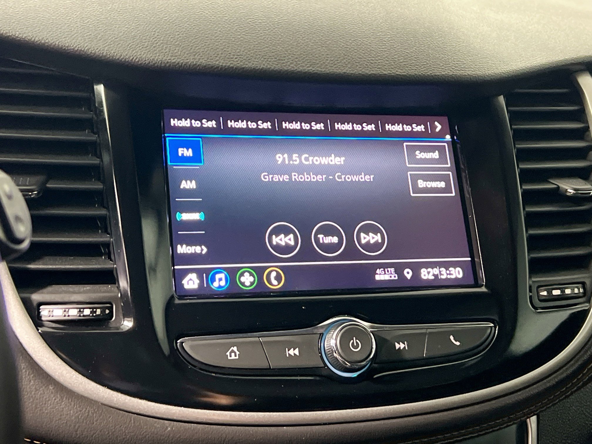 Used 2020 Chevrolet Trax LT w/ LT Convenience Package image 28