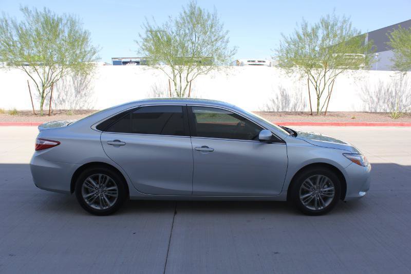 Used 2017 Toyota Camry SE FWD image 4