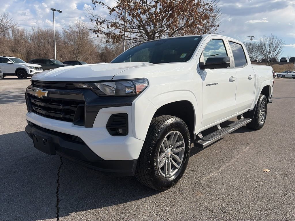 Used 2023 Chevrolet Colorado LT w/ LT Convenience Package II RWD image 3