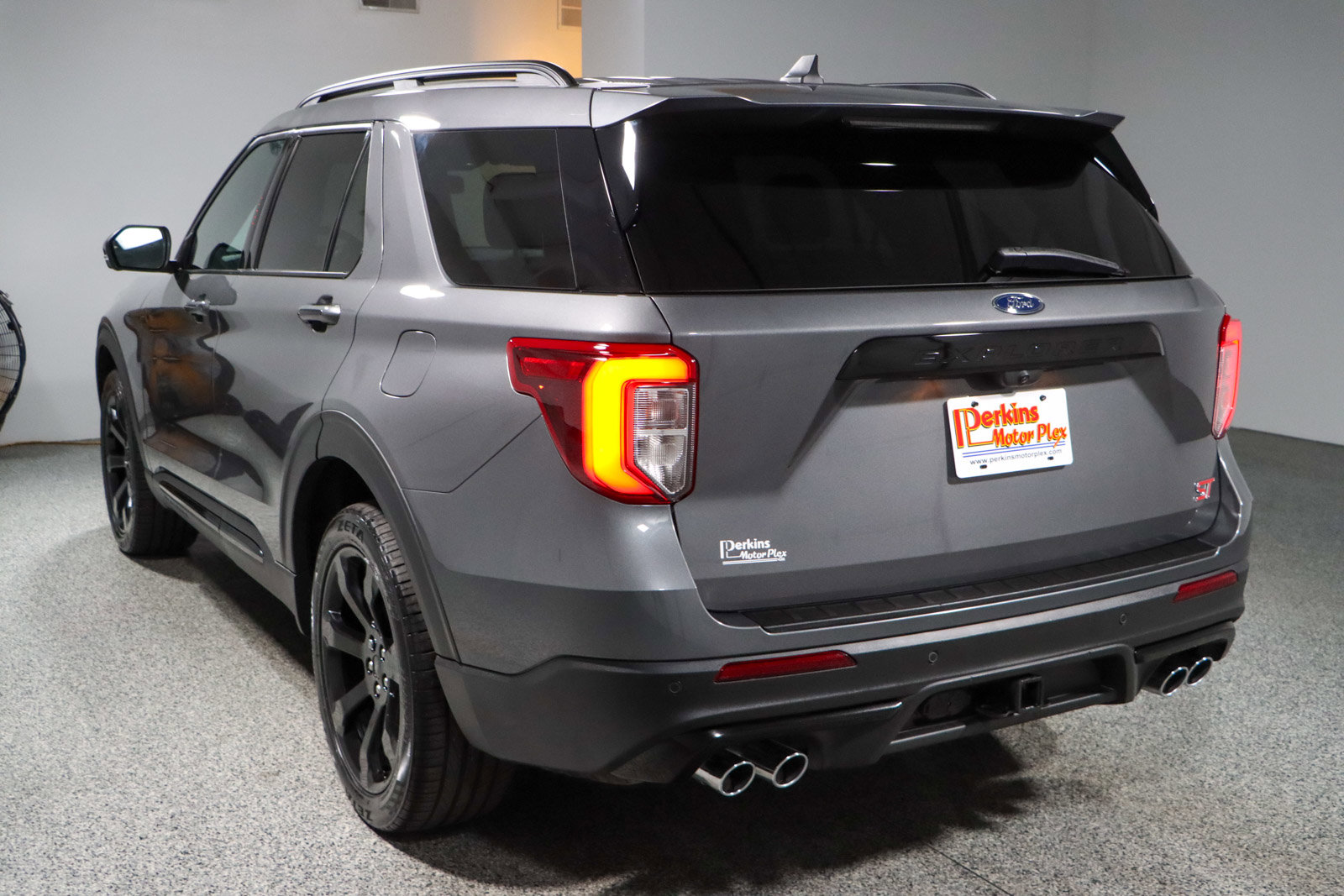 Used 2023 Ford Explorer ST w/ Technology Package AWD/4WD image 9