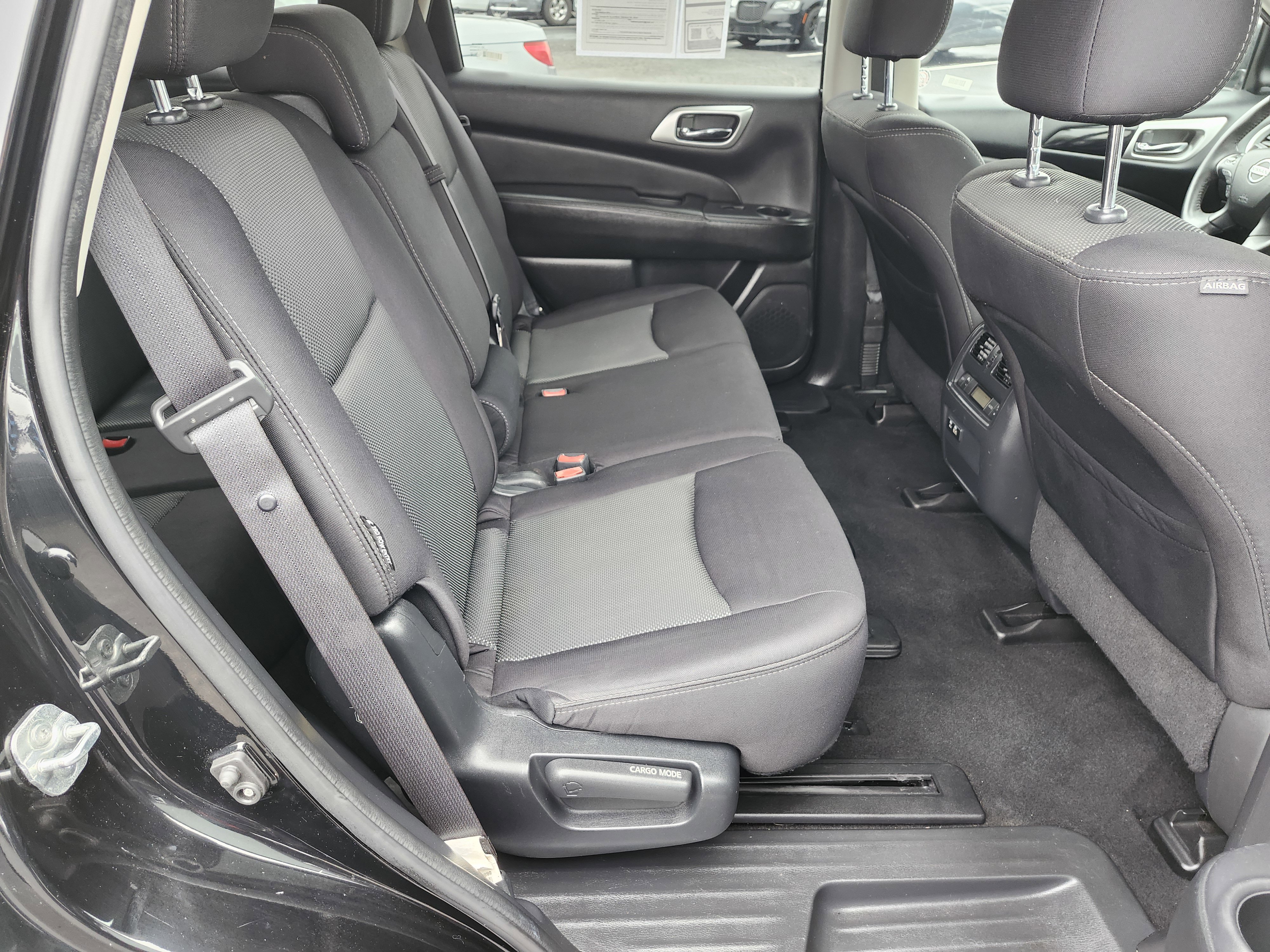 Used 2020 Nissan Pathfinder SV image 12