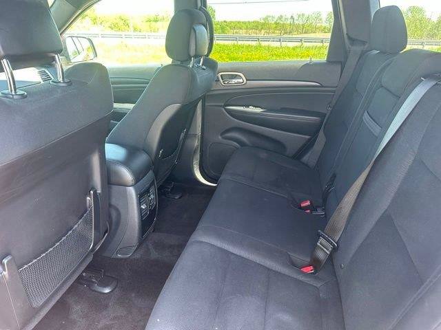 Used 2016 Jeep Grand Cherokee Laredo AWD/4WD image 19
