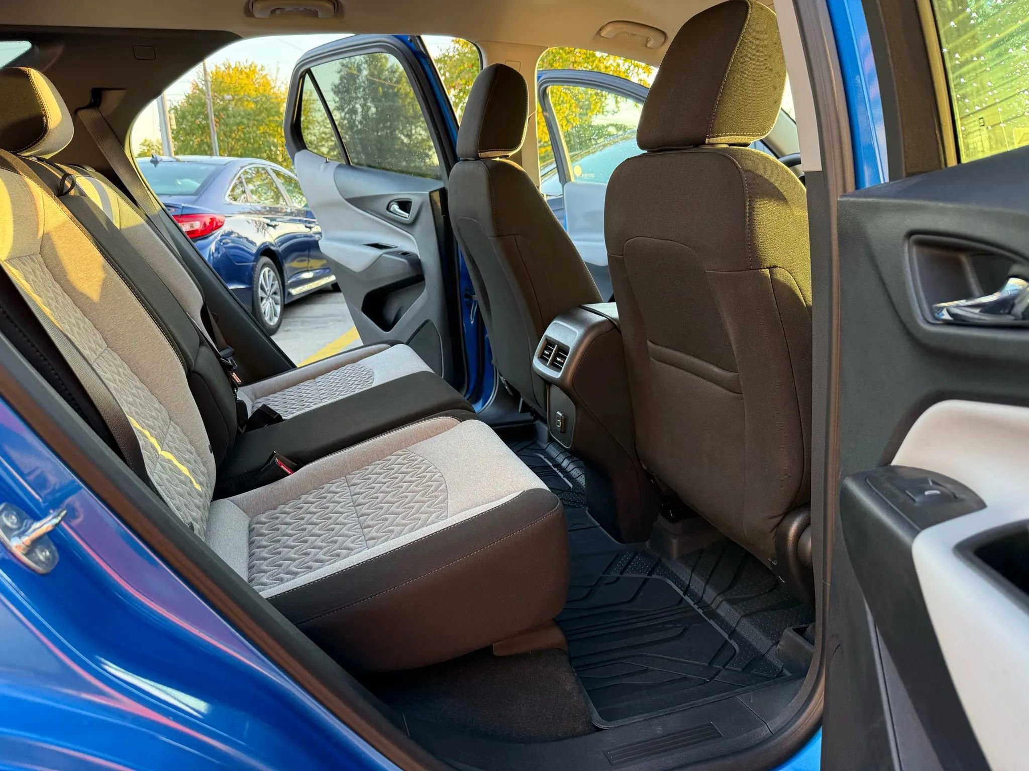 Used 2024 Chevrolet Equinox LS w/ LS Convenience Package image 11