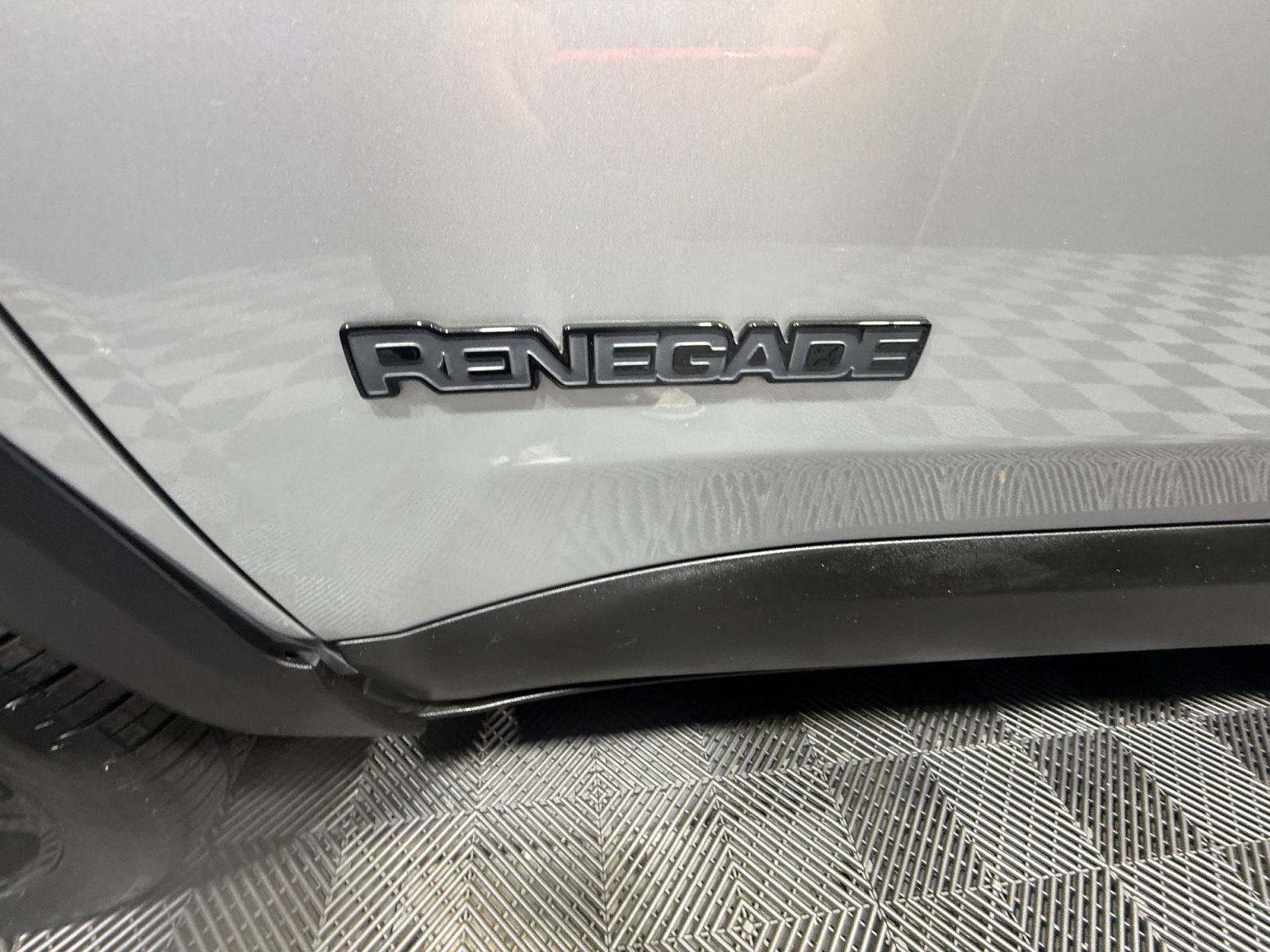 Used 2018 Jeep Renegade Altitude AWD/4WD image 24