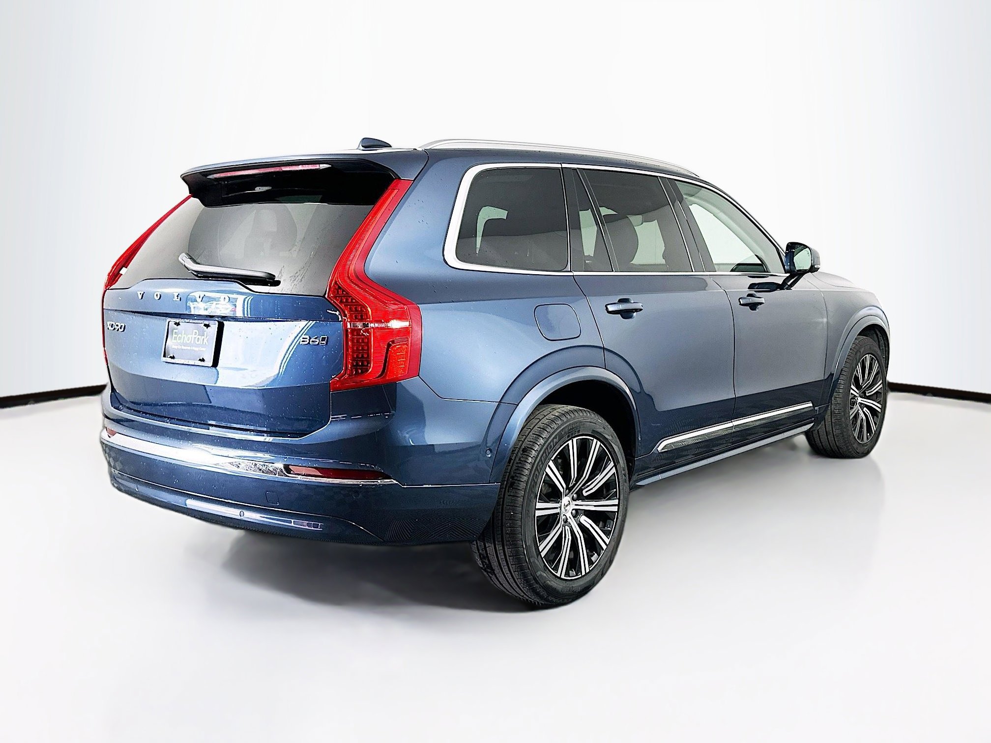 Used 2023 Volvo XC90 B6 Plus image 9