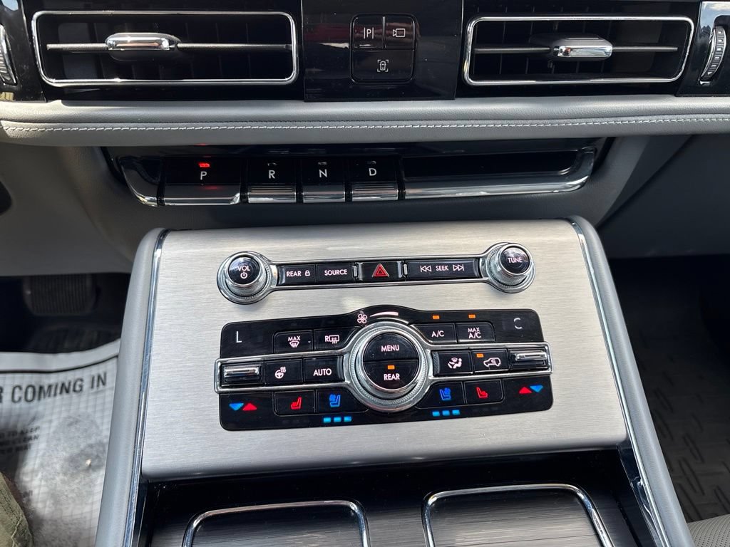 Used 2020 Lincoln Aviator Reserve w/ Equipment Group 202A AWD/4WD image 38