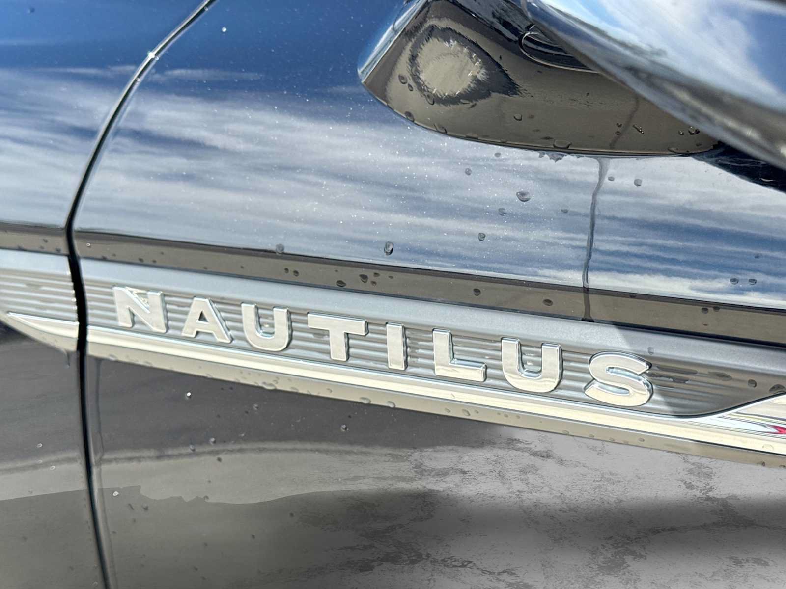 Used 2019 Lincoln Nautilus Reserve AWD/4WD image 12