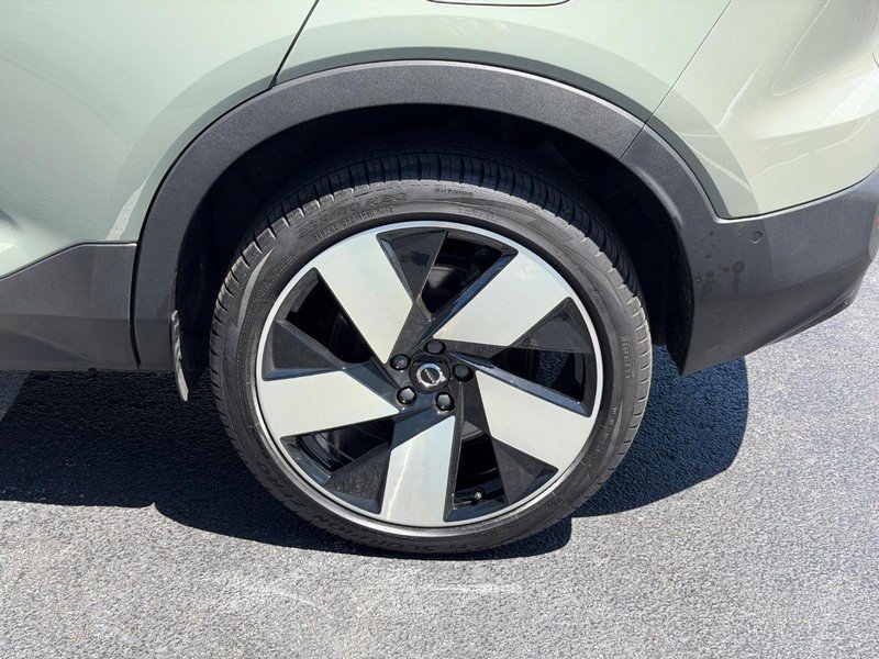 Used 2023 Volvo XC40 Recharge Ultimate AWD/4WD image 8