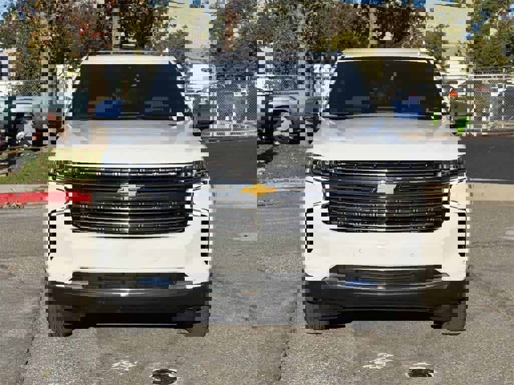 Used 2023 Chevrolet Suburban Premier image 2