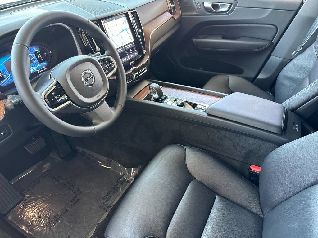 Certified 2023 Volvo XC60 T8 Plus w/ Climate Package AWD/4WD image 9