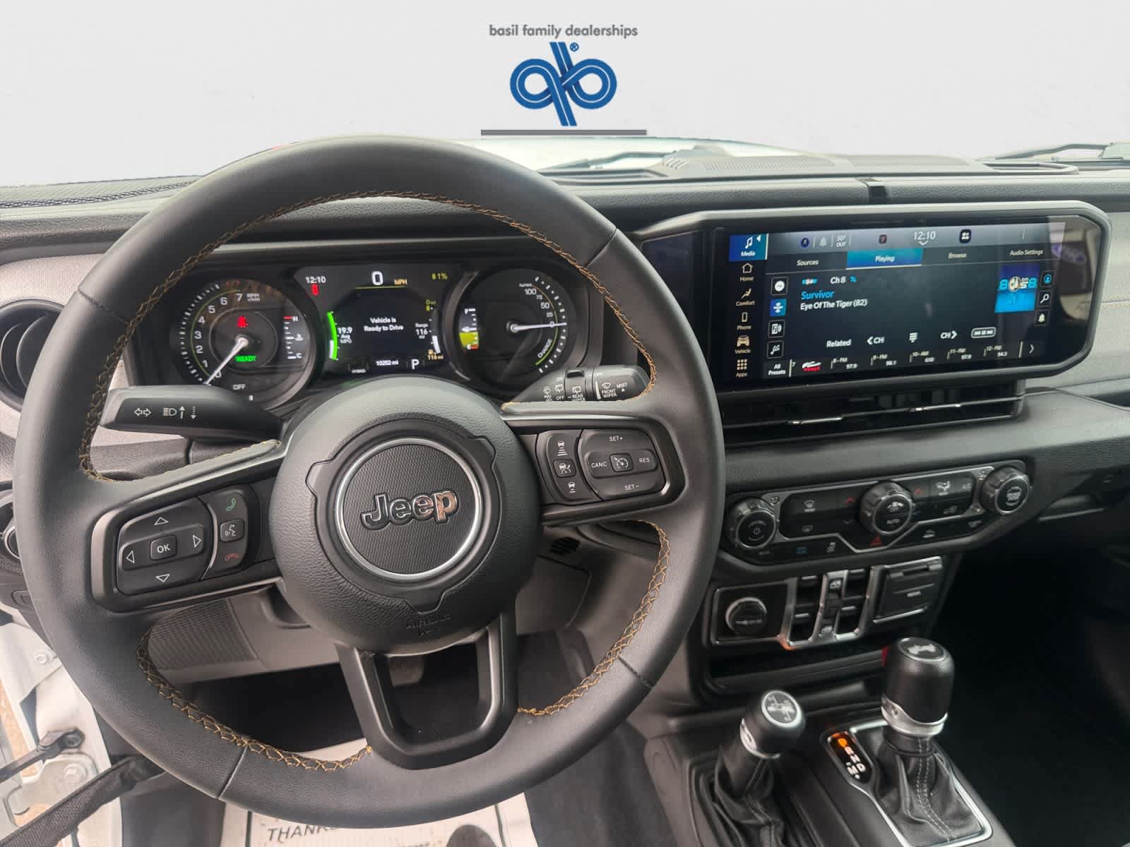 Used 2024 Jeep Wrangler Unlimited AWD/4WD image 14