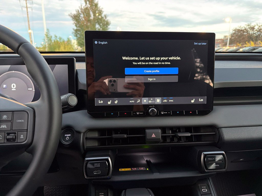 Used 2026 Toyota RAV4 XSE w/ Weather Package AWD/4WD image 31