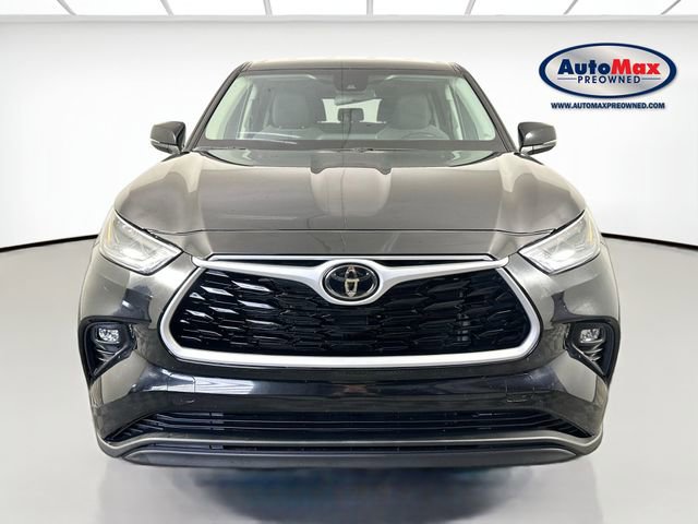 Used 2024 Toyota Highlander LE AWD/4WD image 6