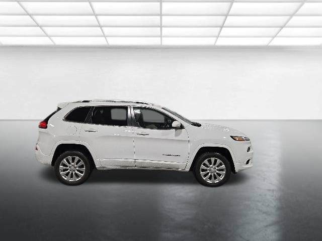Used 2018 Jeep Cherokee Overland w/ Technology Group AWD/4WD image 3