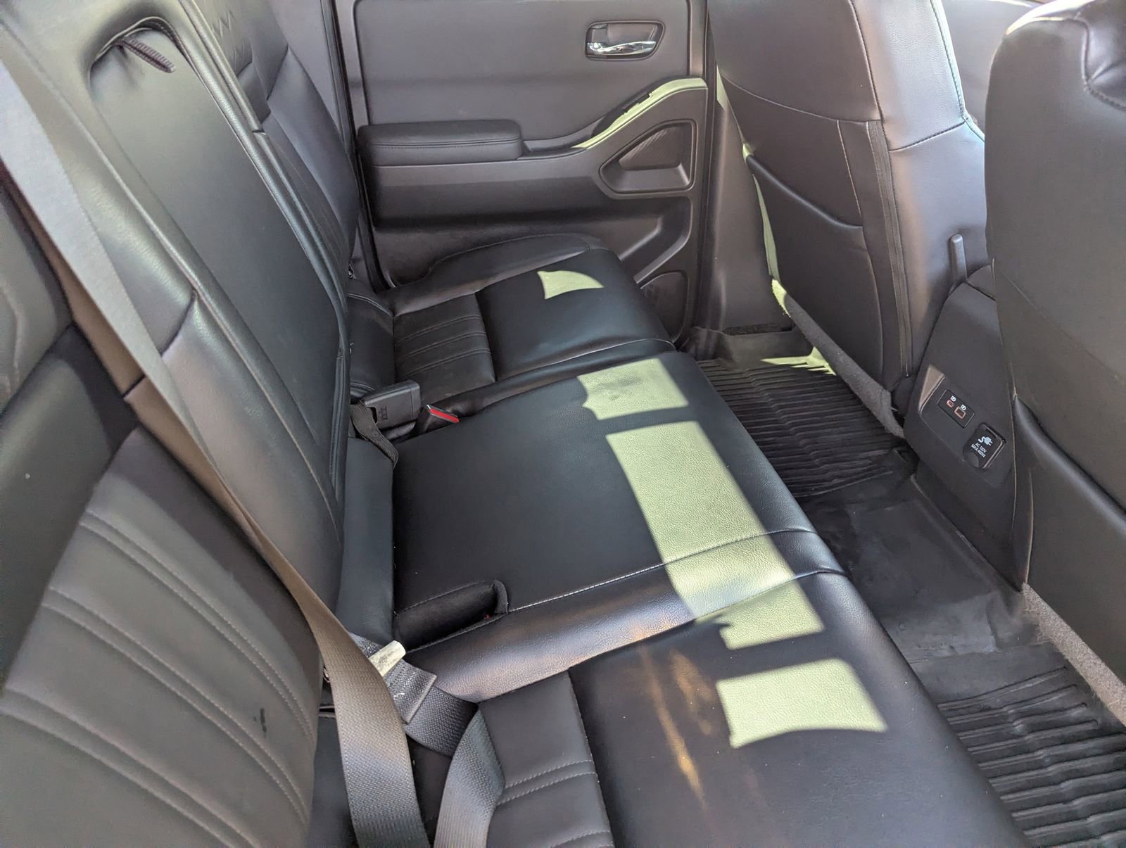 Used 2022 Nissan Frontier Pro-X w/ Pro-X Premium Package image 14