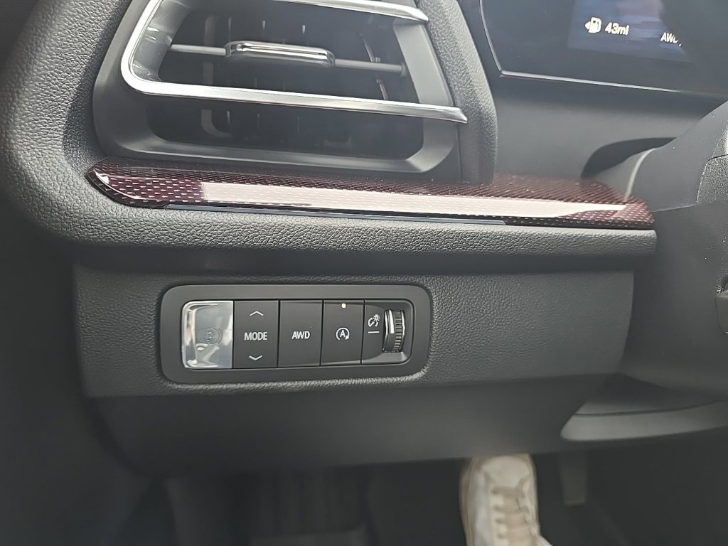 Used 2026 Chevrolet Traverse RS AWD/4WD image 21