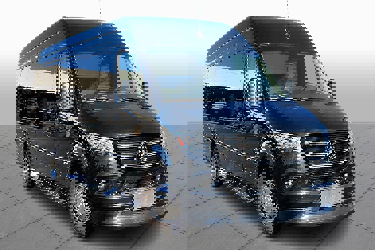 Used 2024 Mercedes-Benz Sprinter 3500 image 3