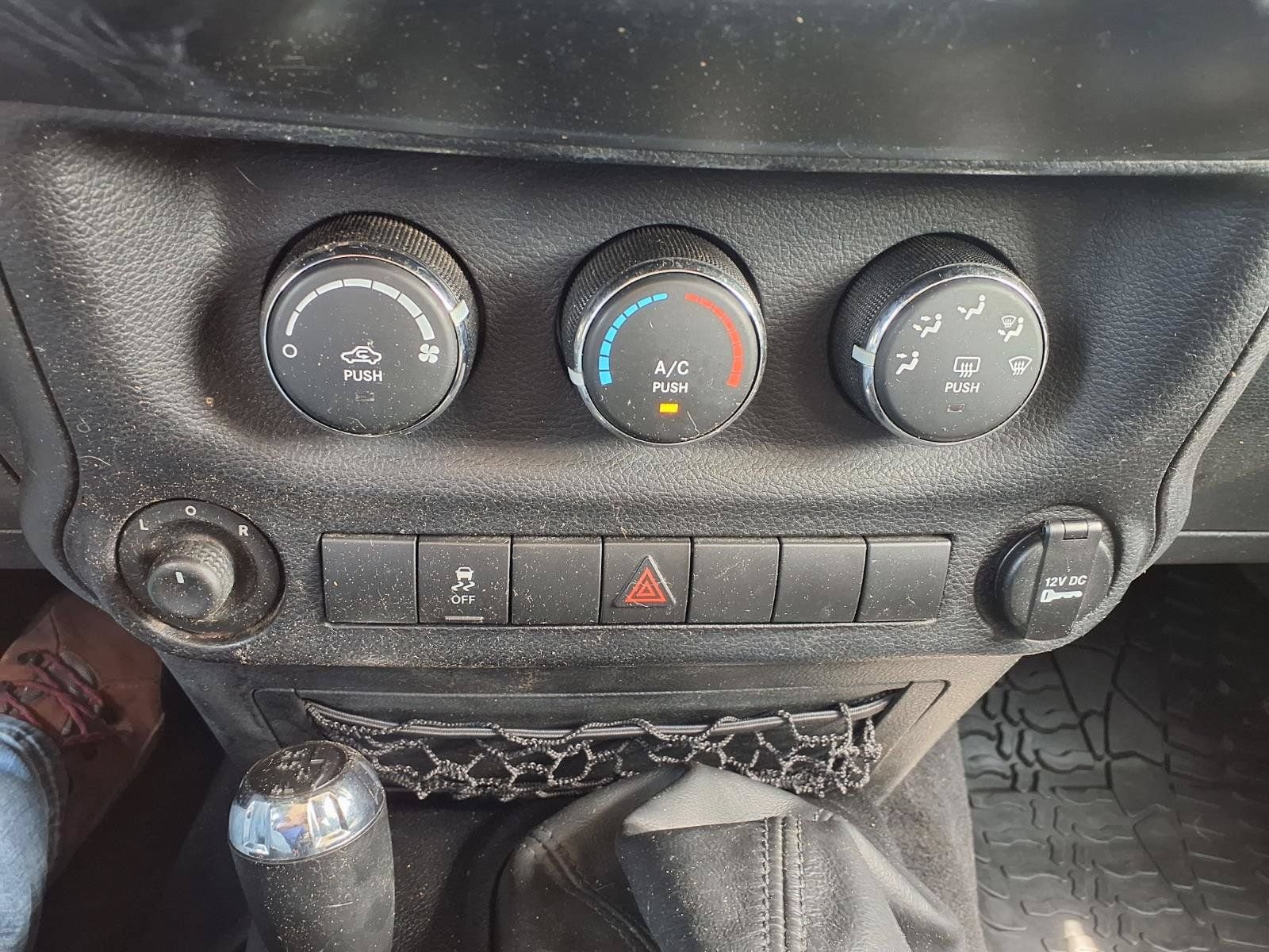 Used 2014 Jeep Wrangler Unlimited Sport AWD/4WD image 24