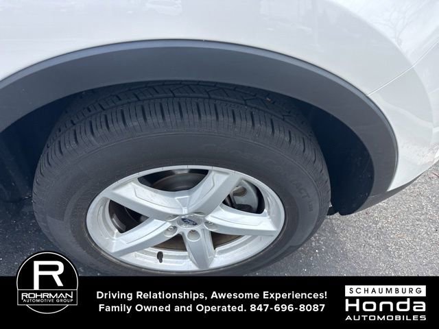 Used 2017 Ford Explorer XLT AWD/4WD image 4