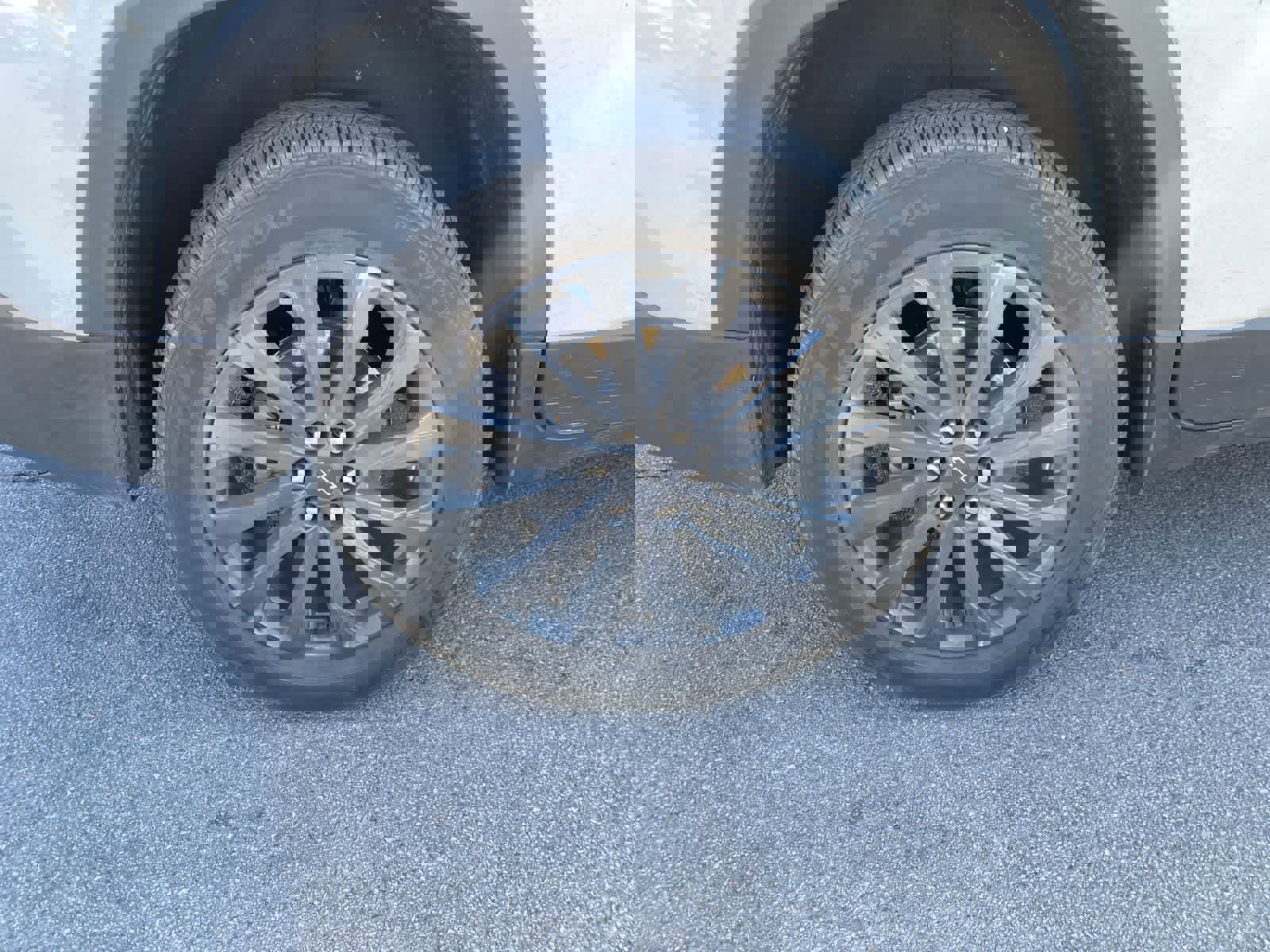 Used 2023 Chevrolet Traverse RS image 5