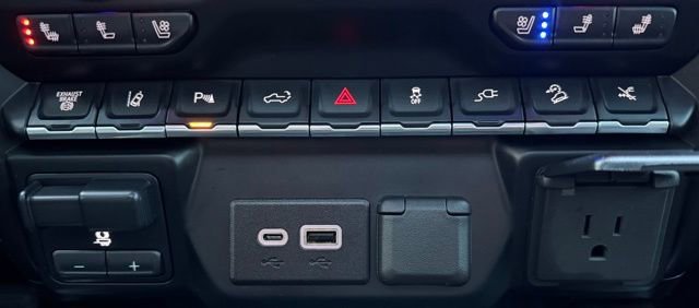 Used 2021 GMC Sierra 2500 AT4 w/ AT4 Premium Plus Package image 28