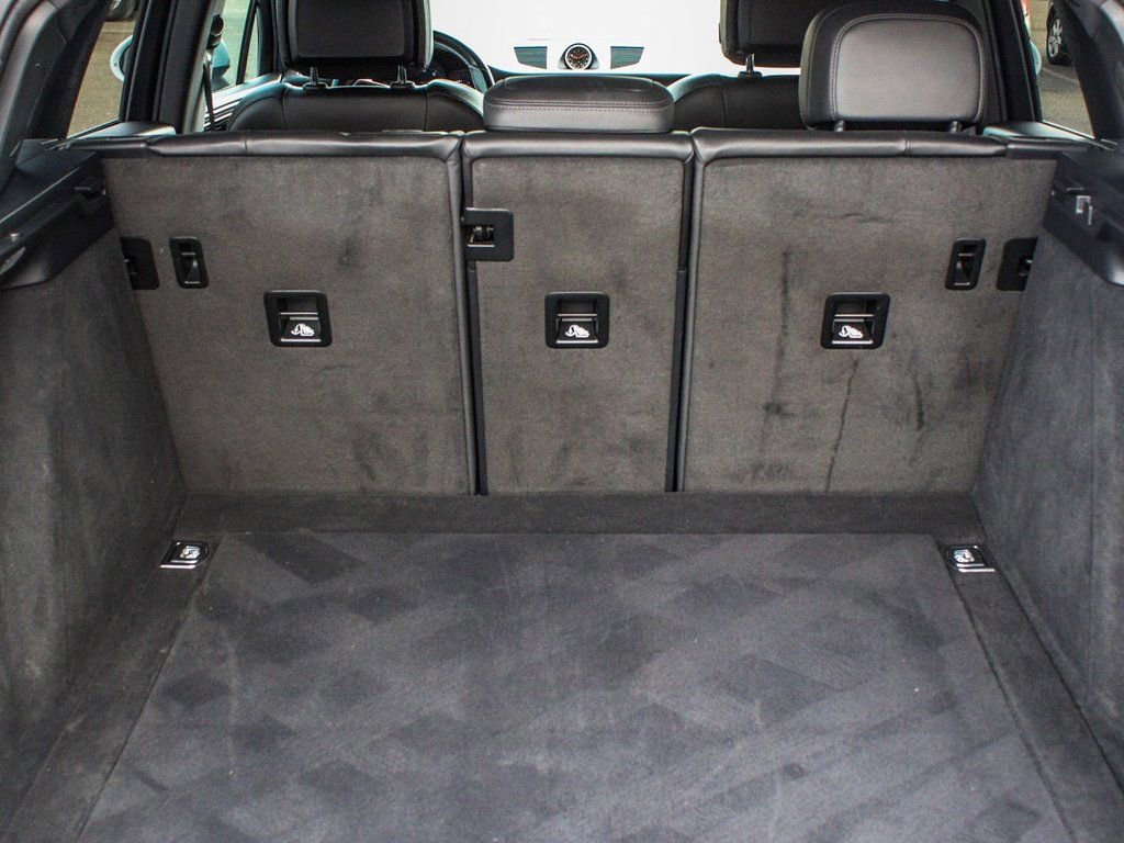 Used 2020 Porsche Macan image 44