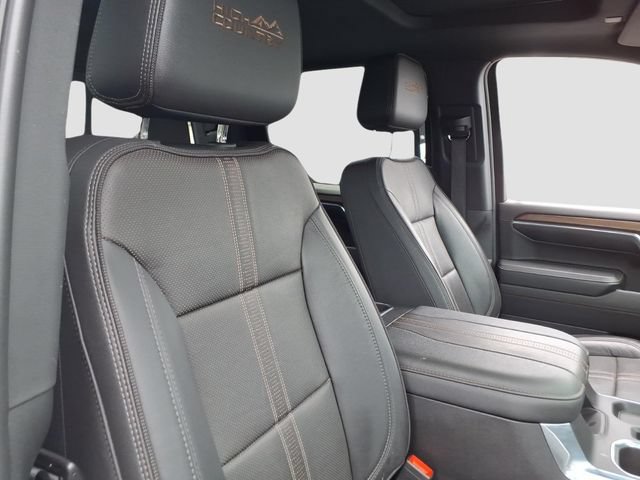 Used 2023 Chevrolet Silverado 1500 High Country w/ High Country Premium Package AWD/4WD image 19