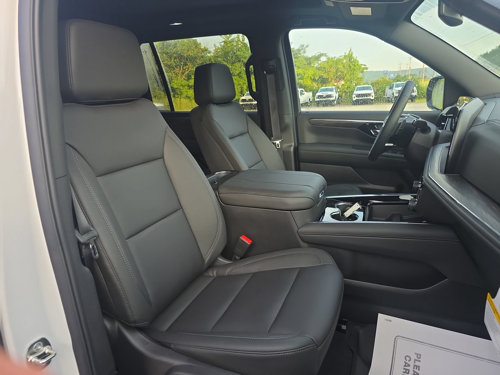 New 2026 Chevrolet Suburban Z71 w/ Comfort Package AWD/4WD image 28