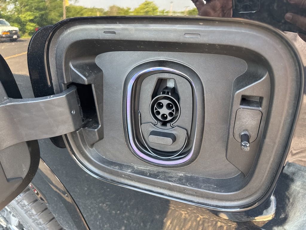 New 2025 GMC Sierra EV Denali image 6
