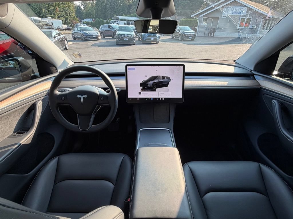 Used 2024 Tesla Model Y Long Range AWD/4WD image 25