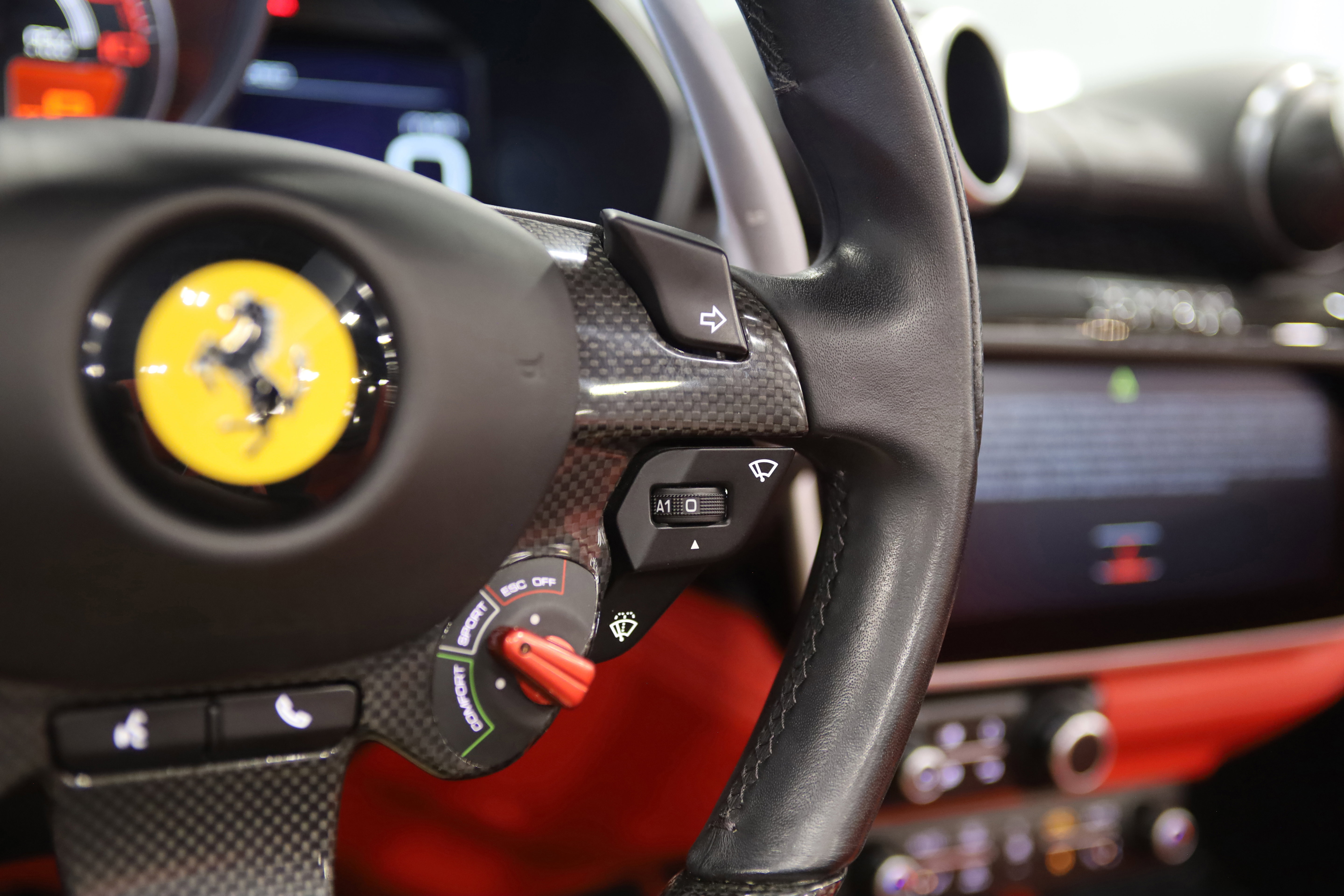 Used 2020 Ferrari Portofino RWD image 27