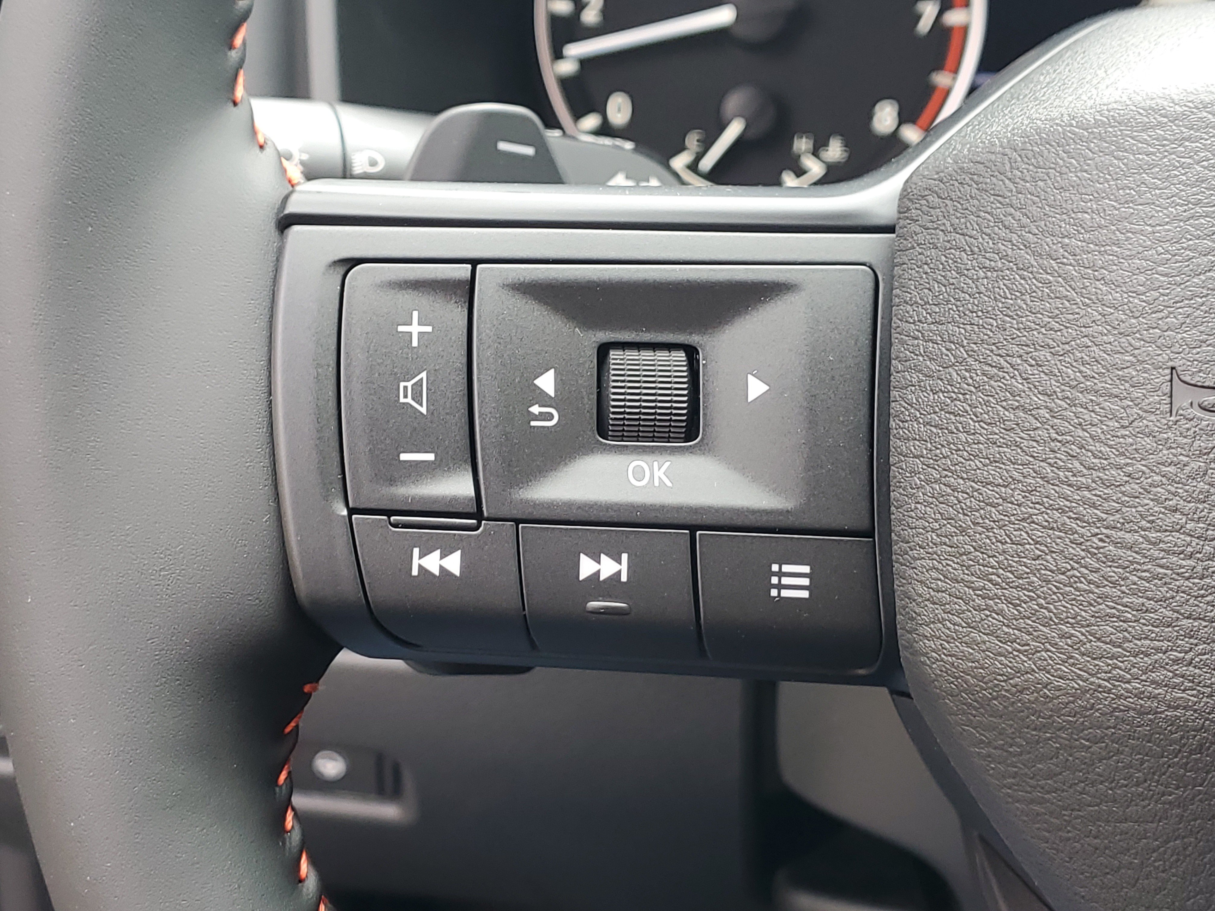 New 2027 Nissan Rogue SV w/ Rock Creek Premium Package AWD/4WD image 9