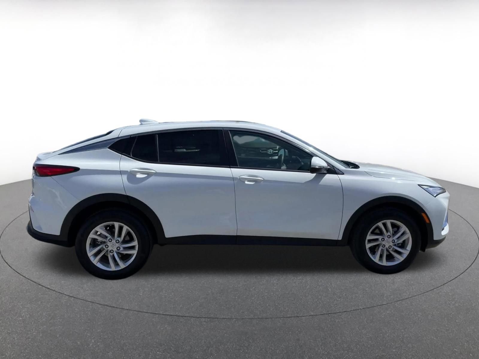 Used 2025 Buick Envista Preferred image 16