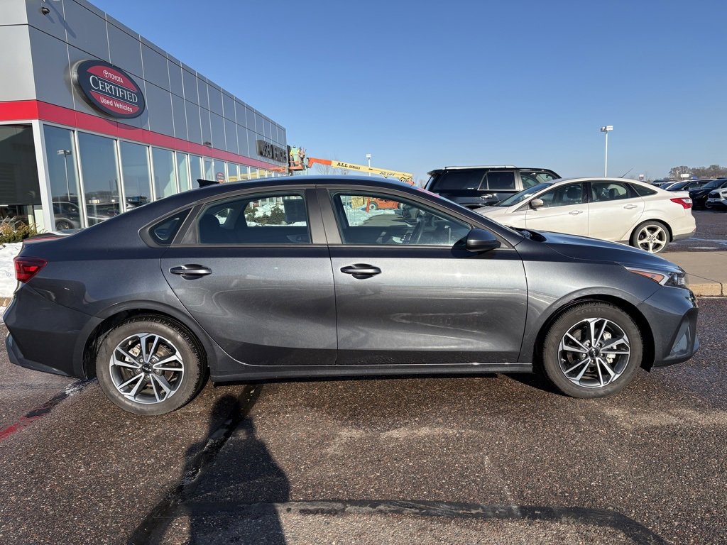 Used 2024 Kia Forte LXS image 2