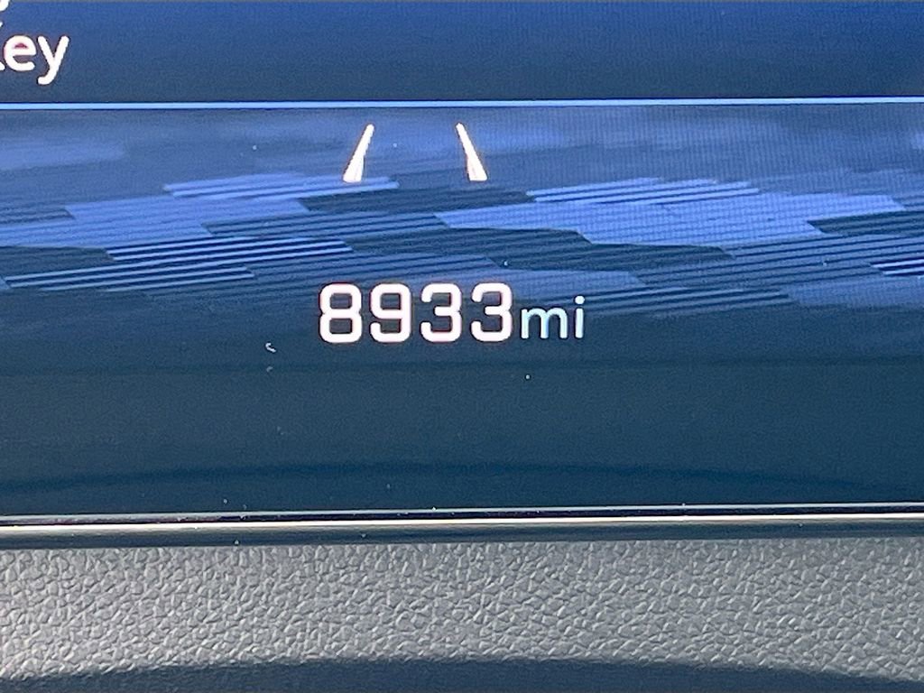 Used 2024 Chevrolet Traverse Z71 image 12