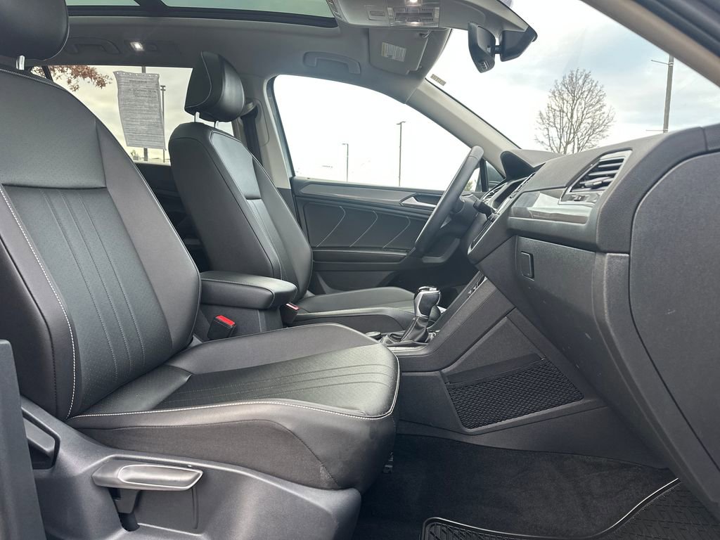 Used 2022 Volkswagen Tiguan SE image 16