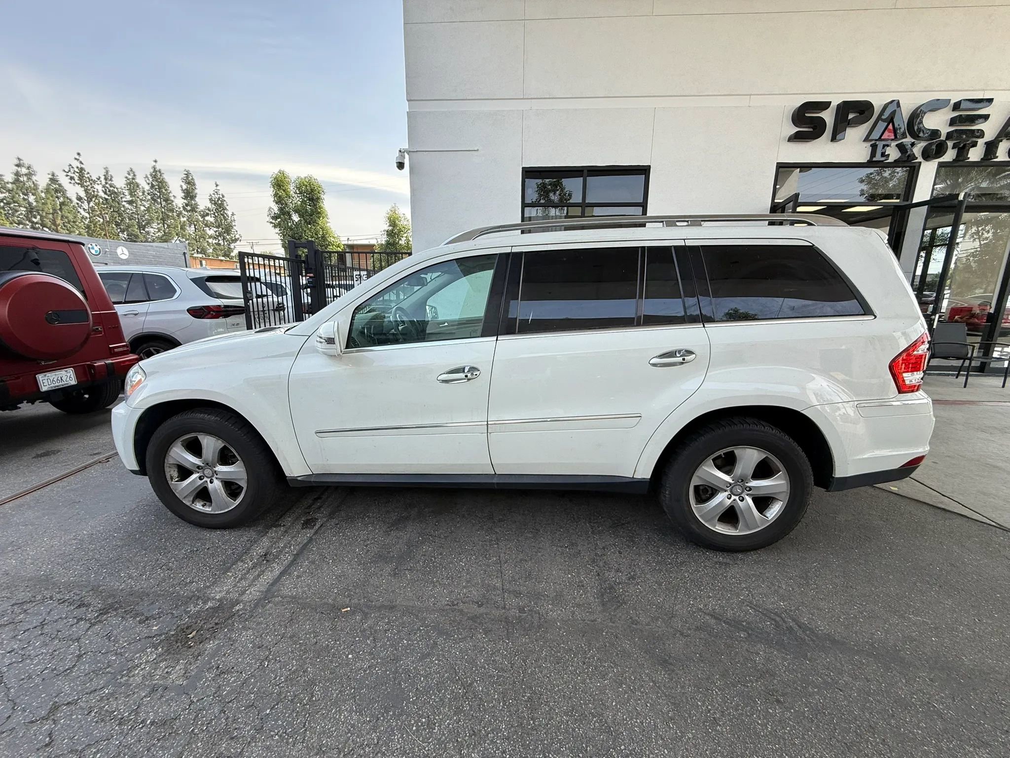 Used 2012 Mercedes-Benz GL 450 4MATIC image 4