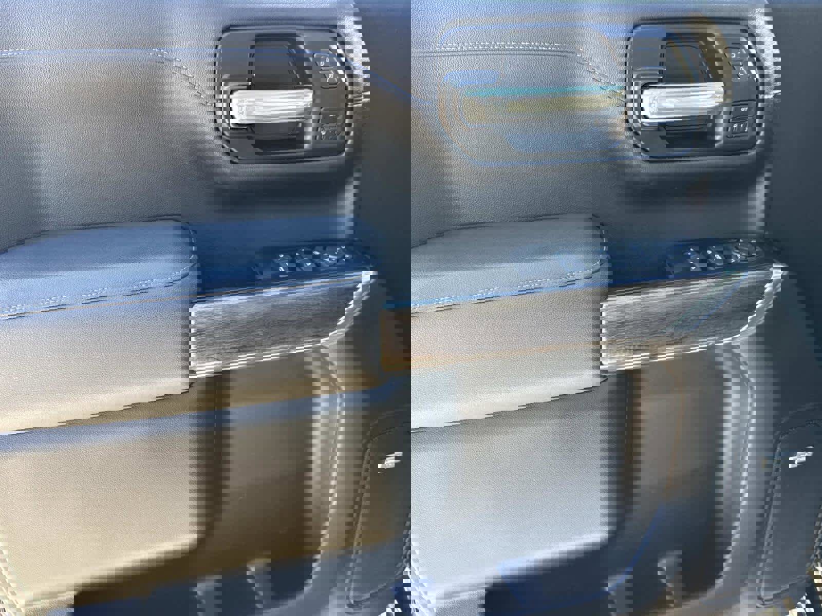 Used 2021 Chevrolet Silverado 1500 LTZ w/ LTZ Premium Package image 28