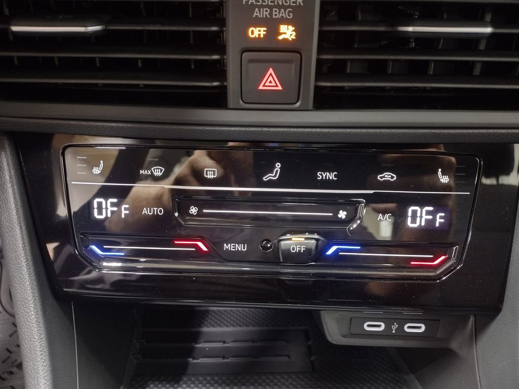 New 2025 Volkswagen Jetta SE image 28