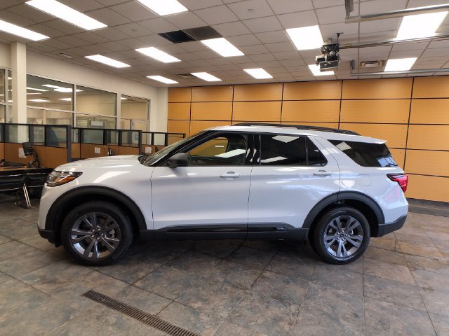 New 2026 Ford Explorer Active w/ Active Comfort Package AWD/4WD image 4
