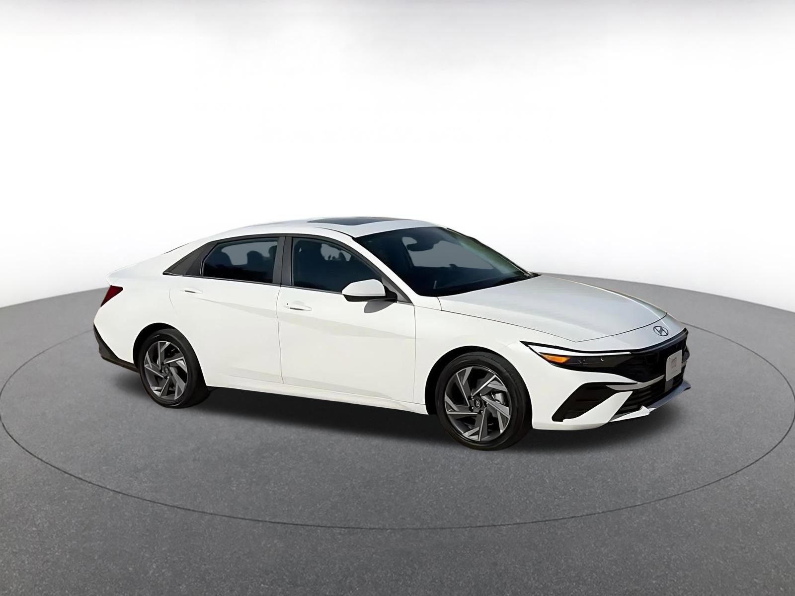 Used 2025 Hyundai Elantra SEL video 2