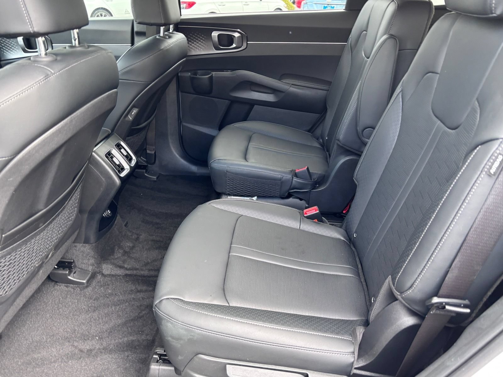 Used 2025 Kia Sorento EX w/ EX Panoramic Sunroof Package FWD image 16