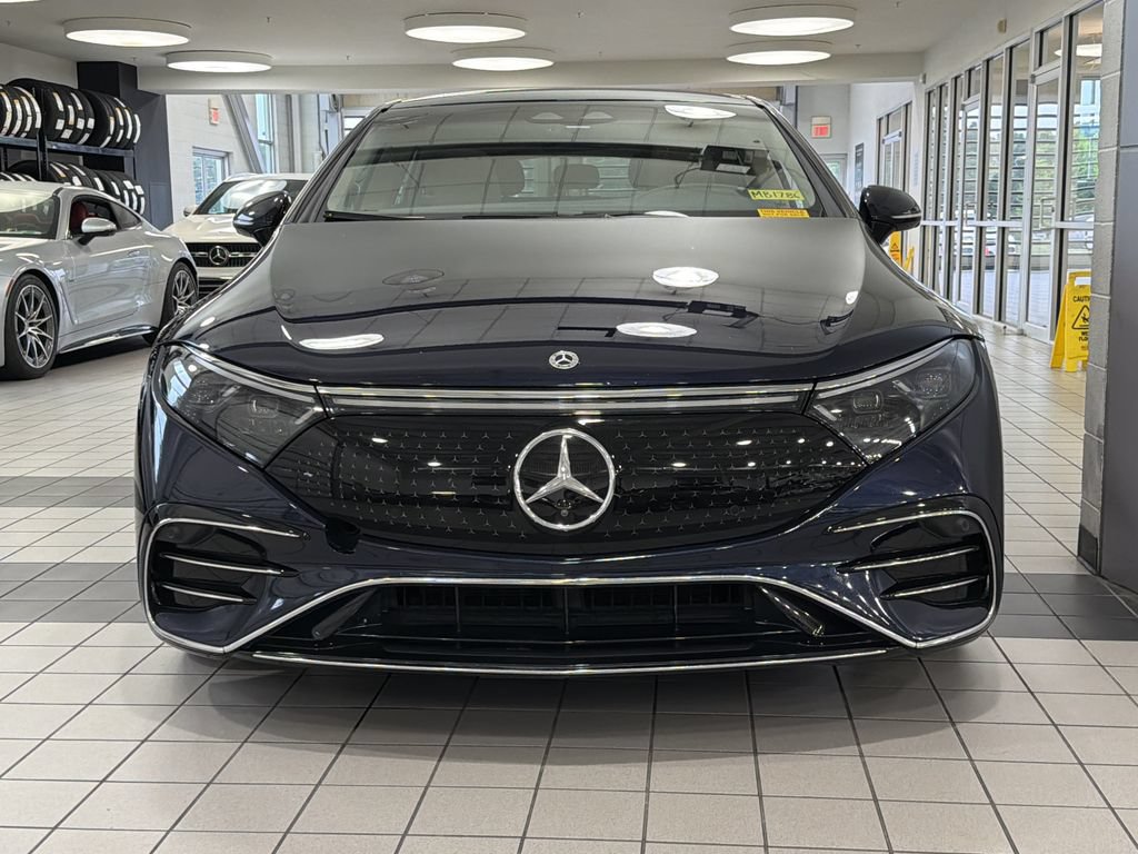 Used 2023 Mercedes-Benz EQS 580 4MATIC Sedan image 2